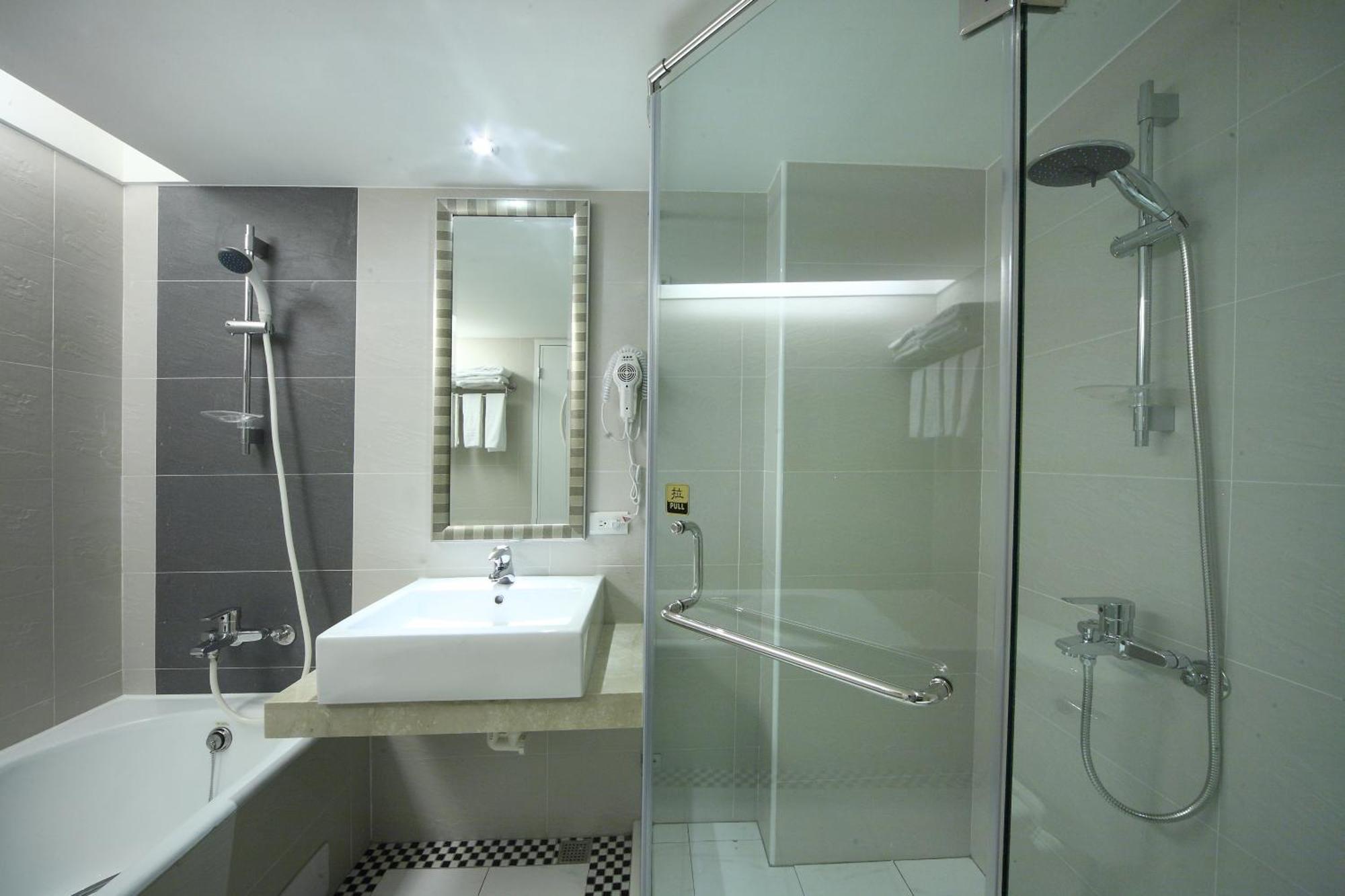 宜都大飯店 Idol Hotel Kaohsiung Exteriör bild