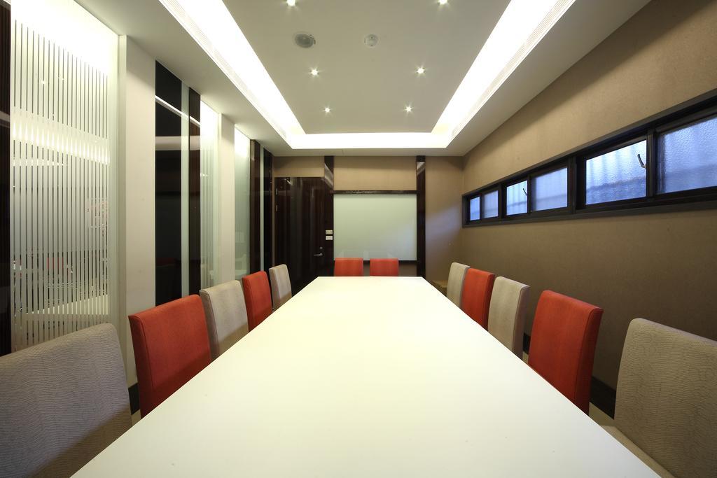 宜都大飯店 Idol Hotel Kaohsiung Exteriör bild