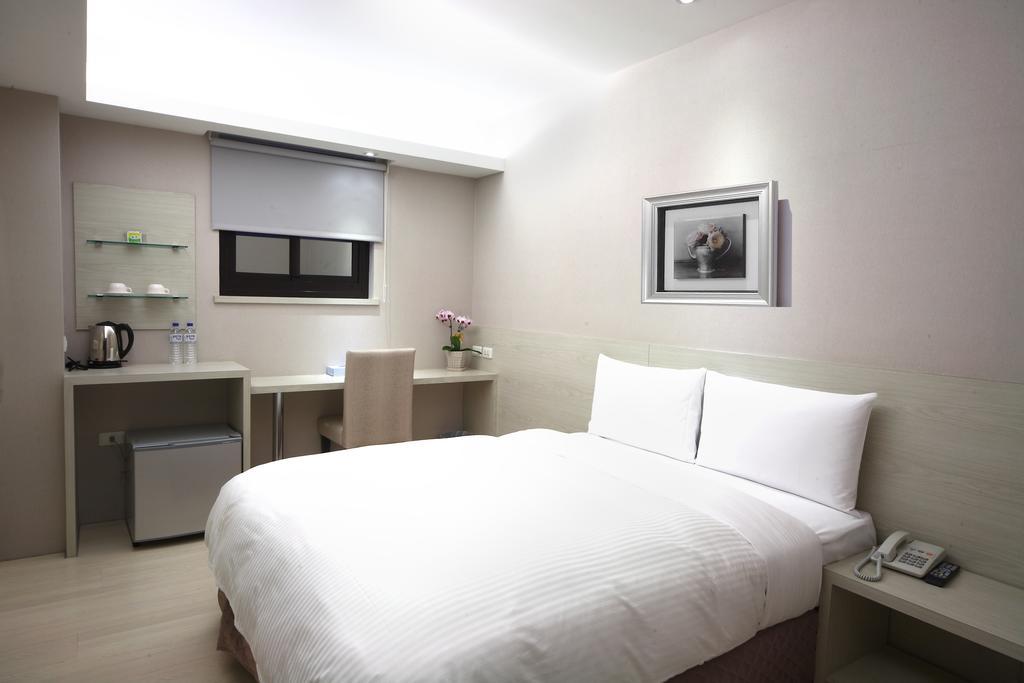 宜都大飯店 Idol Hotel Kaohsiung Exteriör bild